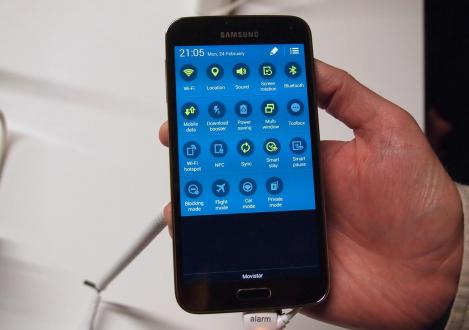 Samsung Galaxy S5 tidak mau hidup: mengapa dan bagaimana mengatasi masalah